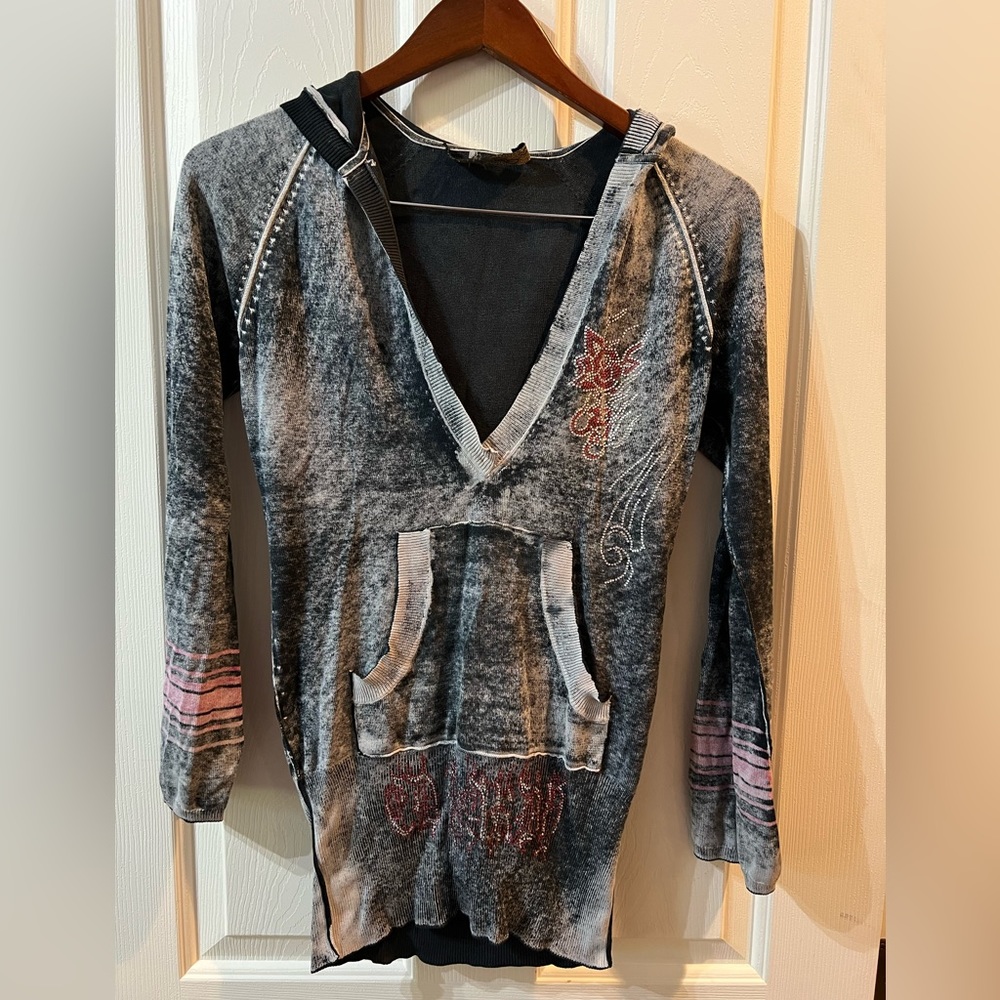 Ed Hardy grey long sleeve, Size Large
